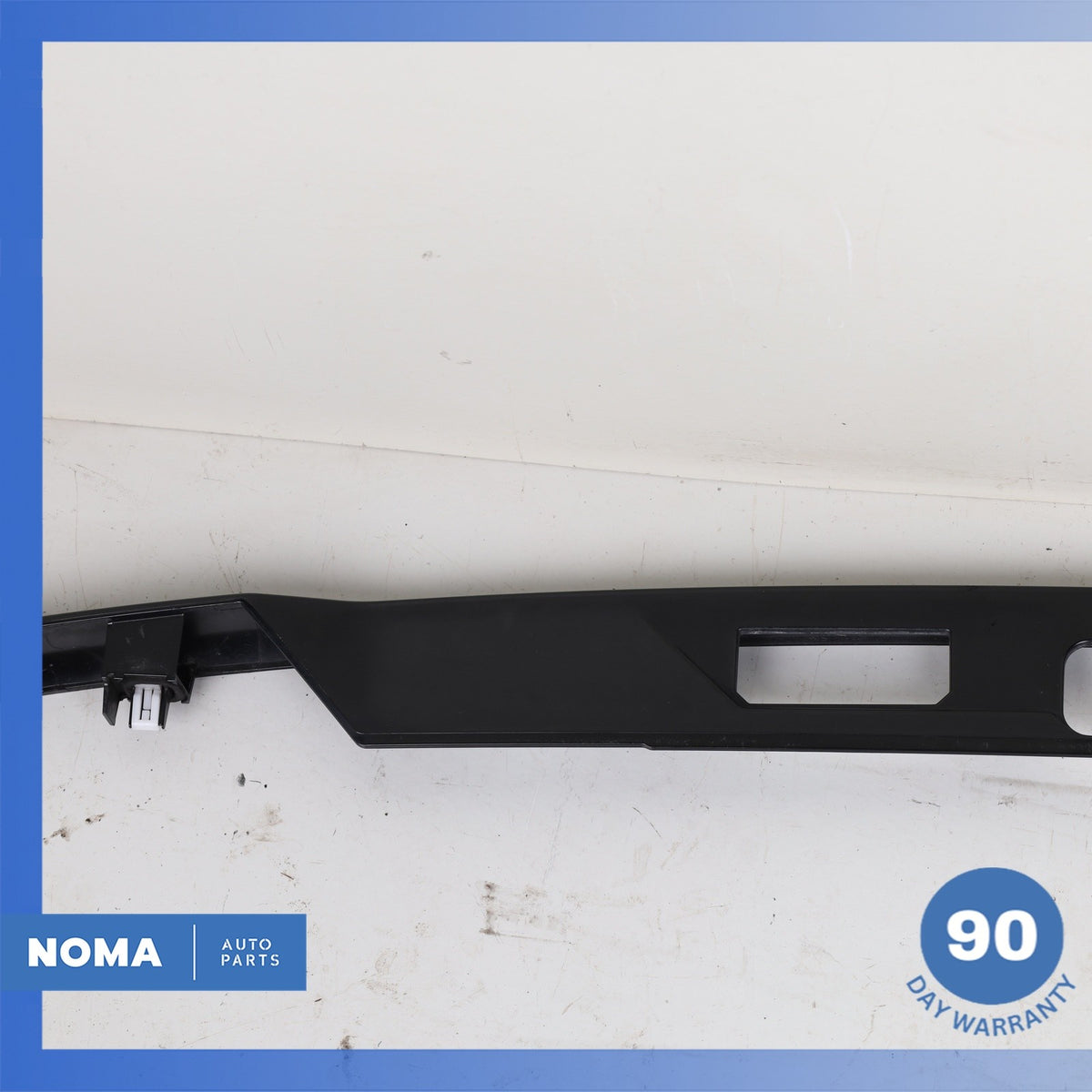 14-22 Range Rover Sport L494 Trunk Bezel License Plate Molding DK6240406DA OEM - photo 10