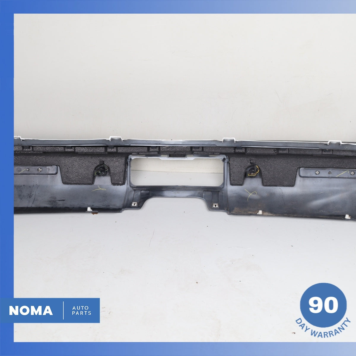 10-16 Land Rover L319 LR4 Rear Bumper Cover Assembly White OEM - photo 16