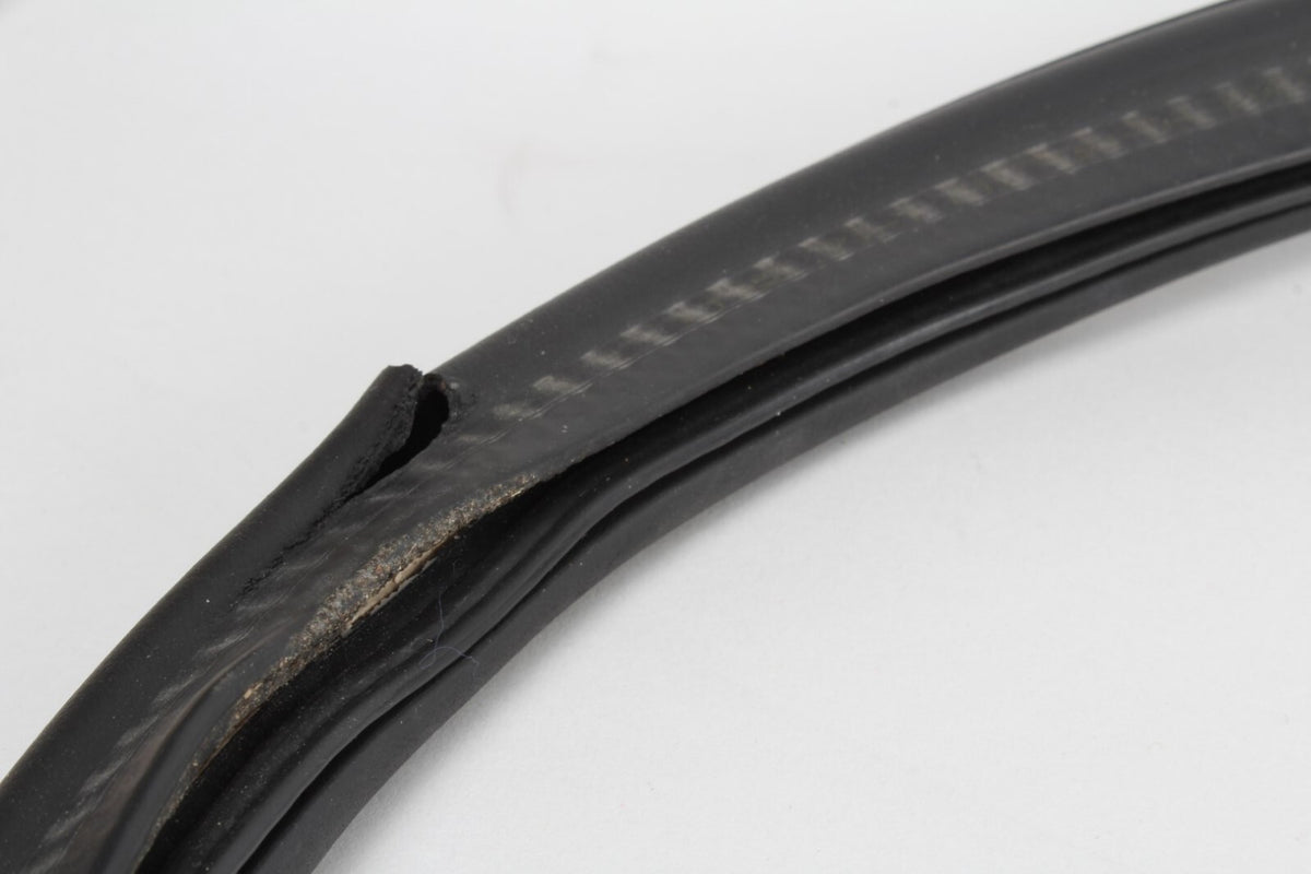 03-08 BMW Z4 E85 Roadster Rear Back Trunk Boot Lid Weatherstrip Seal 7016194 OEM - photo 3
