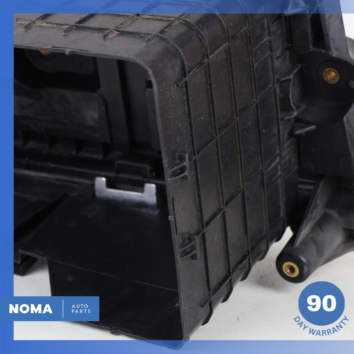 09-16 Audi 8PA 8P1 8UB 8UG A3 Q3 Battery Holder Tray Cover Panel 1K0915333H OEM - photo 5