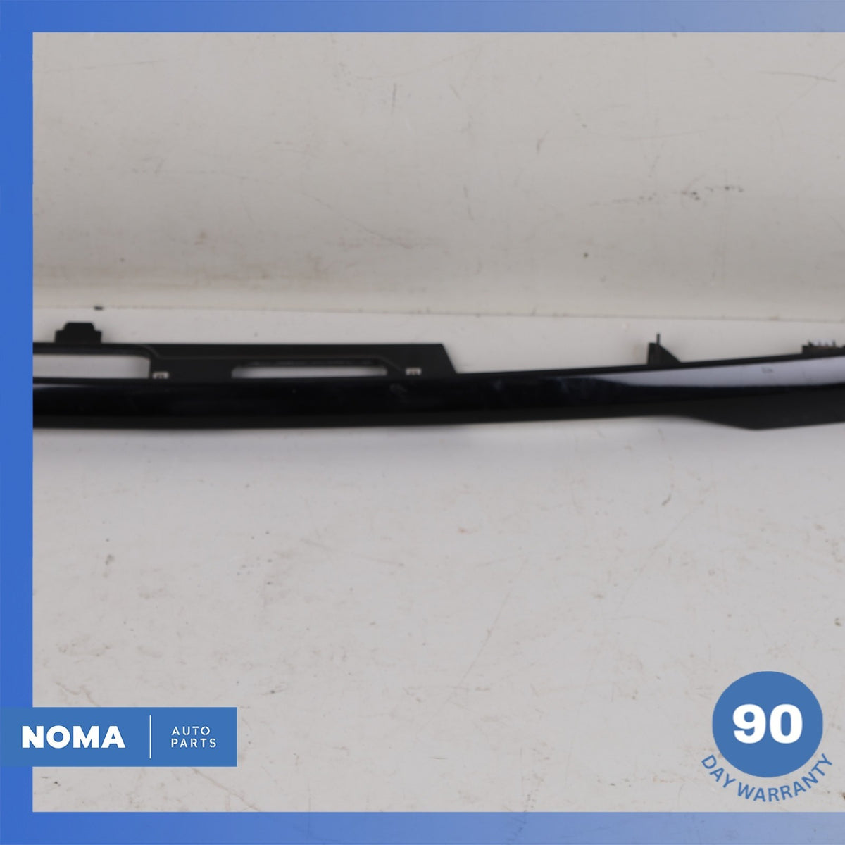 14-22 Range Rover Sport L494 Trunk Bezel License Plate Molding DK6240406DA OEM - photo 3