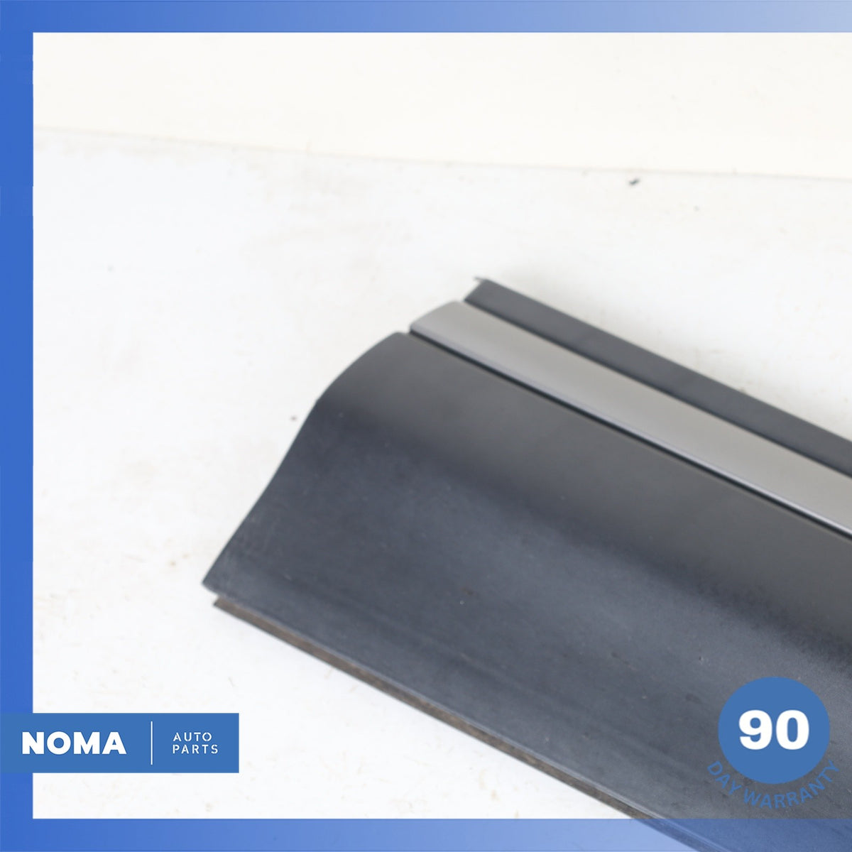 12-19 Range Rover Evoque L538 4DR Front Right Door Lower Molding OEM - photo 4