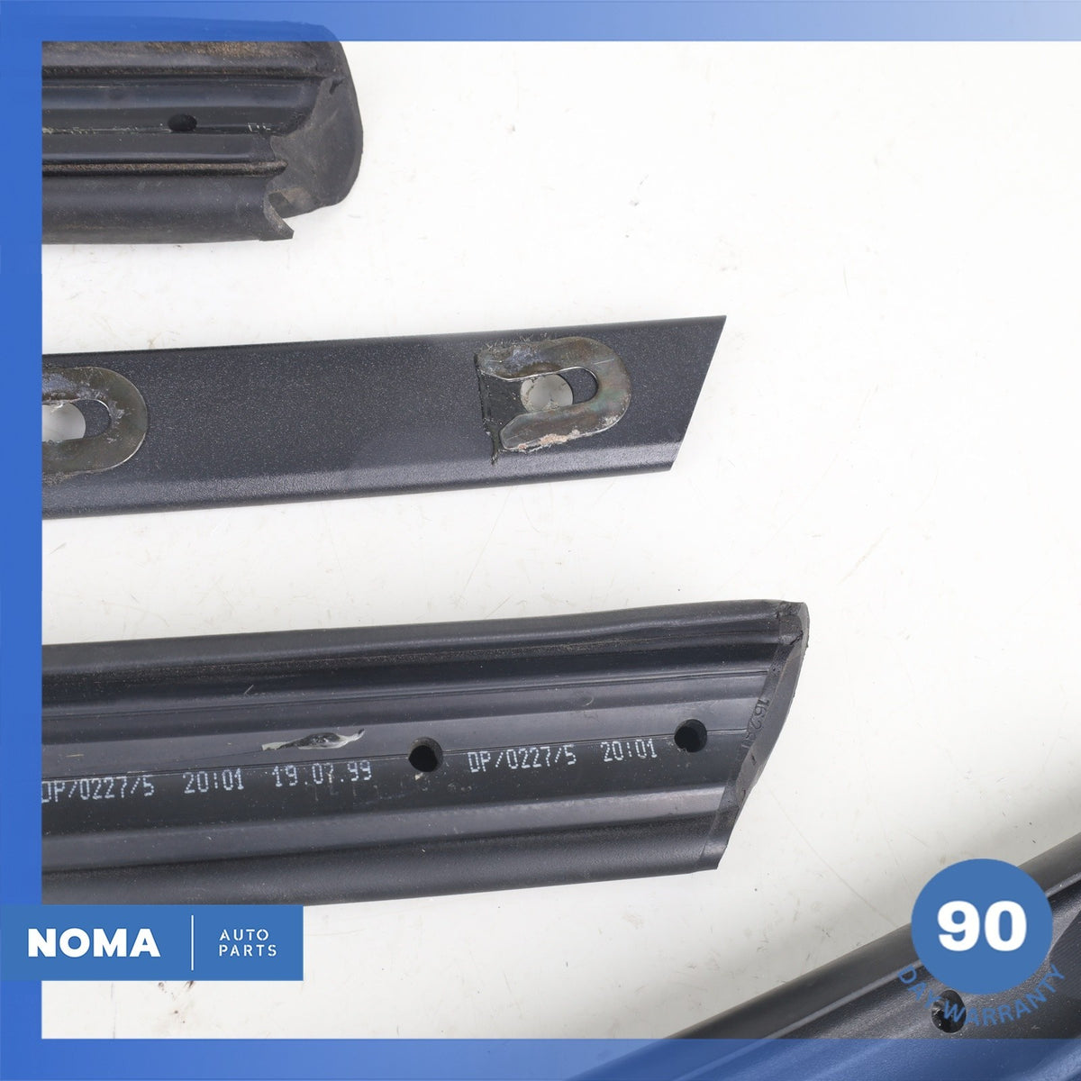 96-02 BMW E36 Z3 Convertible Top Roof Right Side Molding Rubber Seal Set OEM - photo 11