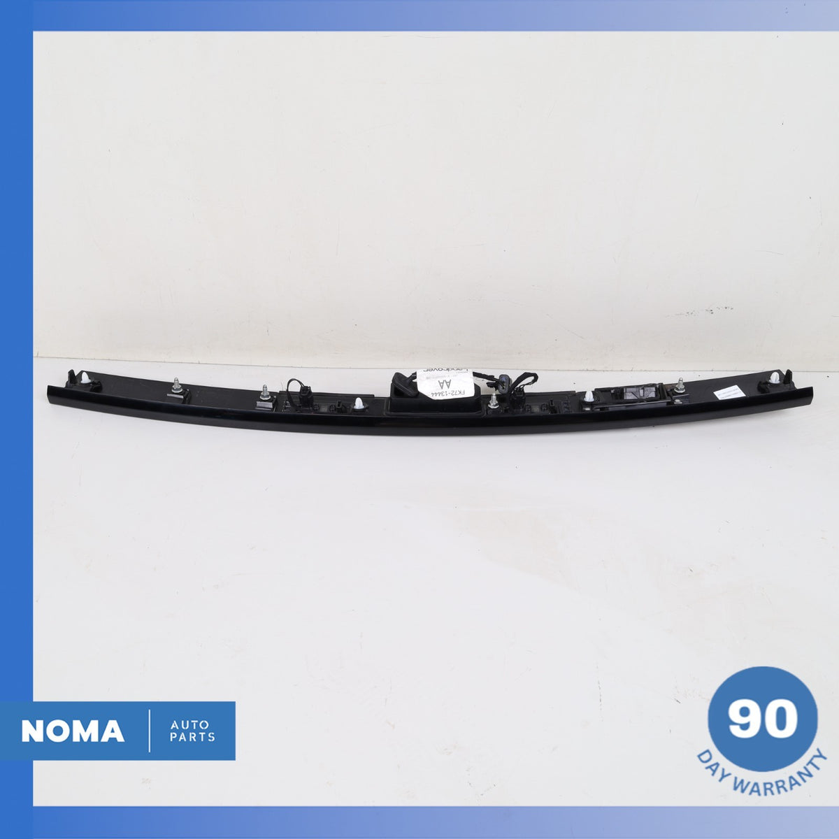 15-19 LR Discovery Sport L550 Rear Trunk Bezel License Plate Light Lamp Trim OEM - photo 8