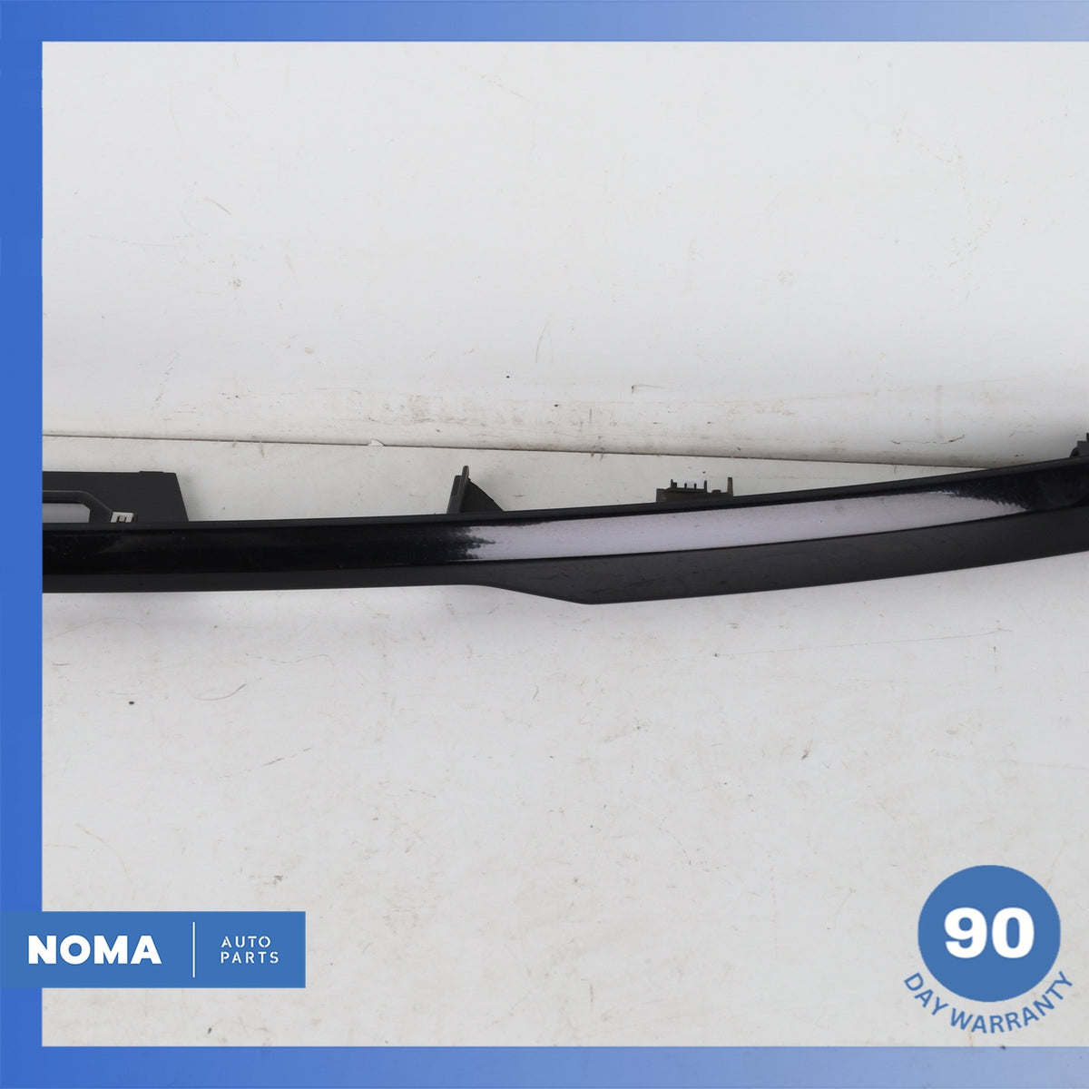 14-22 Range Rover Sport L494 Trunk Bezel License Plate Molding DK6240406DA OEM - photo 3