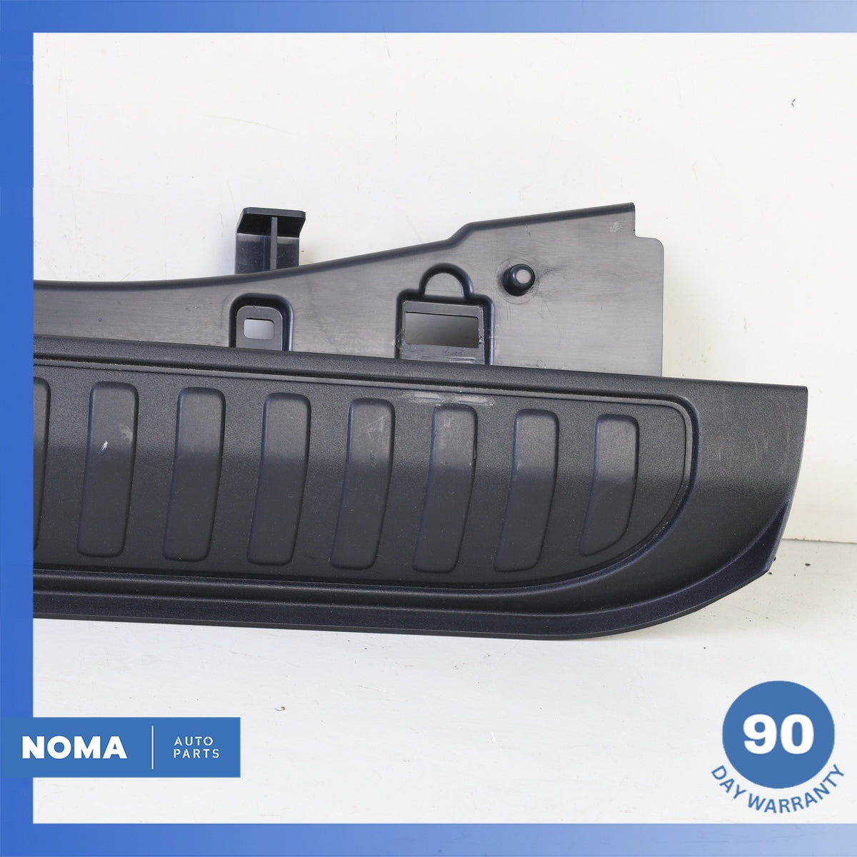Land Rover Range Rover Sport L494 Trunk Scuff Plate Lock Cover OEM - photo 2