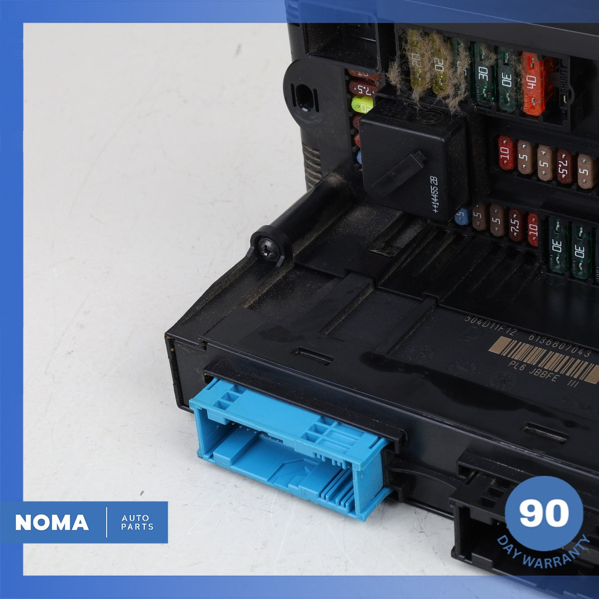 BMW F10 550i Front Terminal Junction Relay Fuse Box 61149252815 OEM - photo 2
