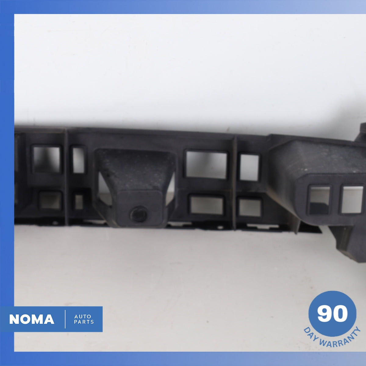 18-23 Range Rover L560 Velar Rear Bumper Center Mount Support Bracket OEM - photo 11