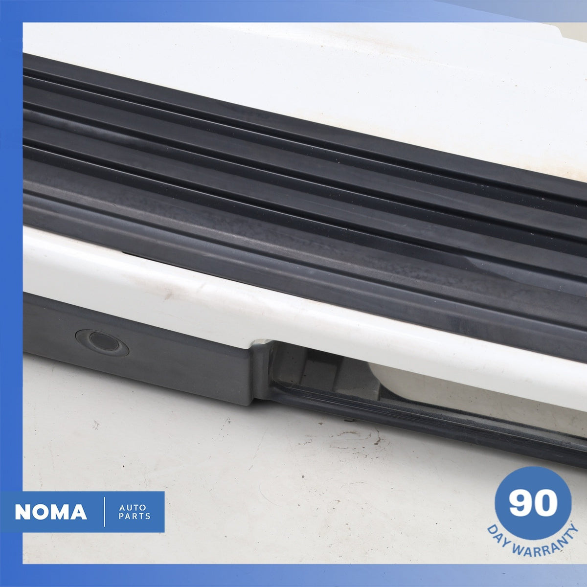 10-16 Land Rover L319 LR4 Rear Bumper Cover Assembly White OEM - photo 9