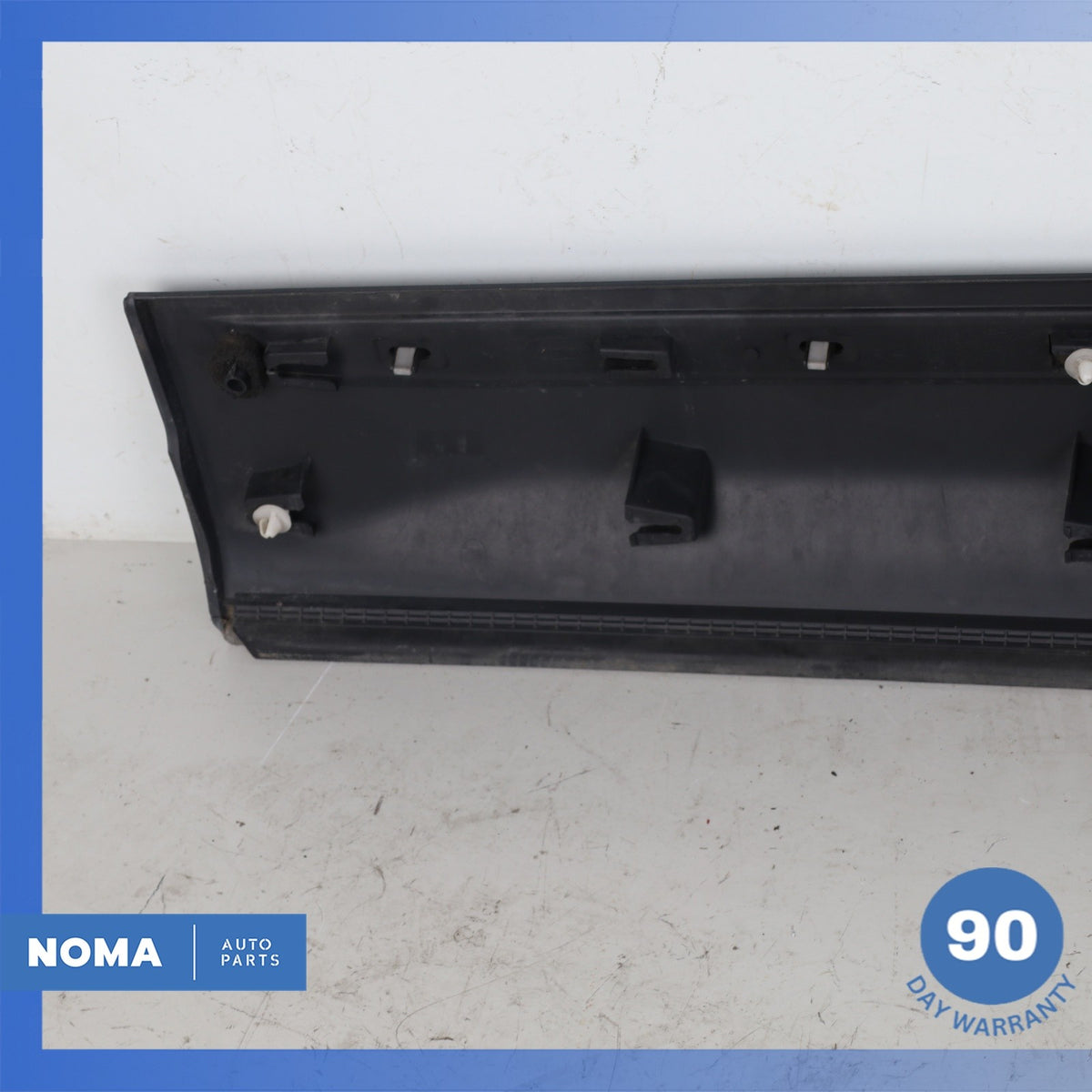 12-19 Range Rover Evoque L538 4DR Front Right Door Lower Molding OEM - photo 9