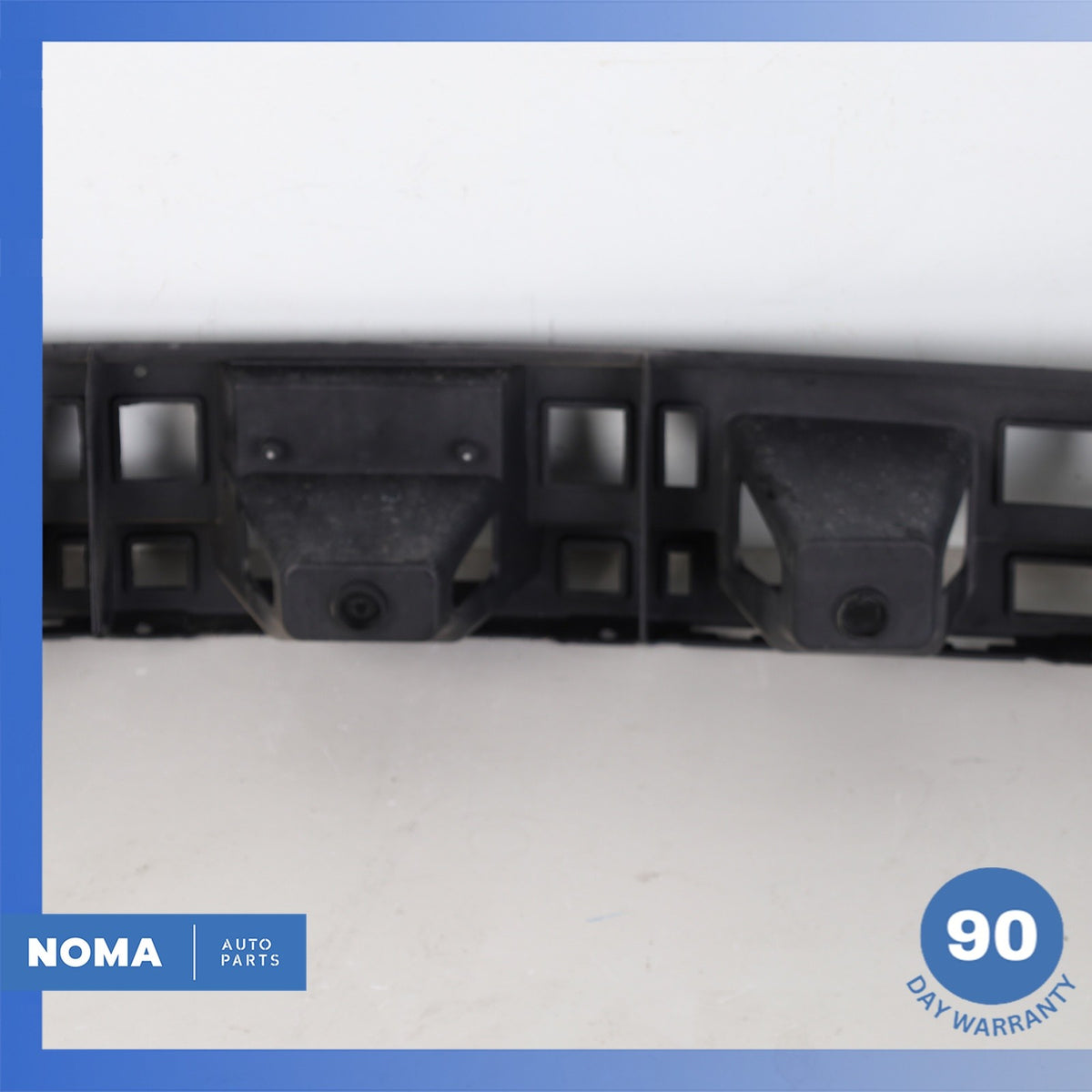 18-23 Range Rover L560 Velar Rear Bumper Center Mount Support Bracket OEM - photo 12