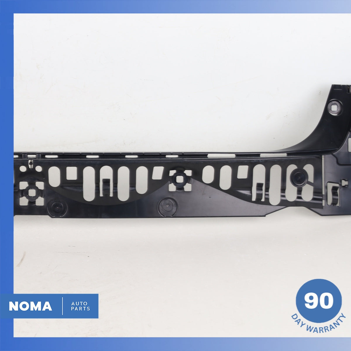 16-19 BMW G12 740i Rear Bumper Center Support Mount Bracket OEM 76k - photo 4
