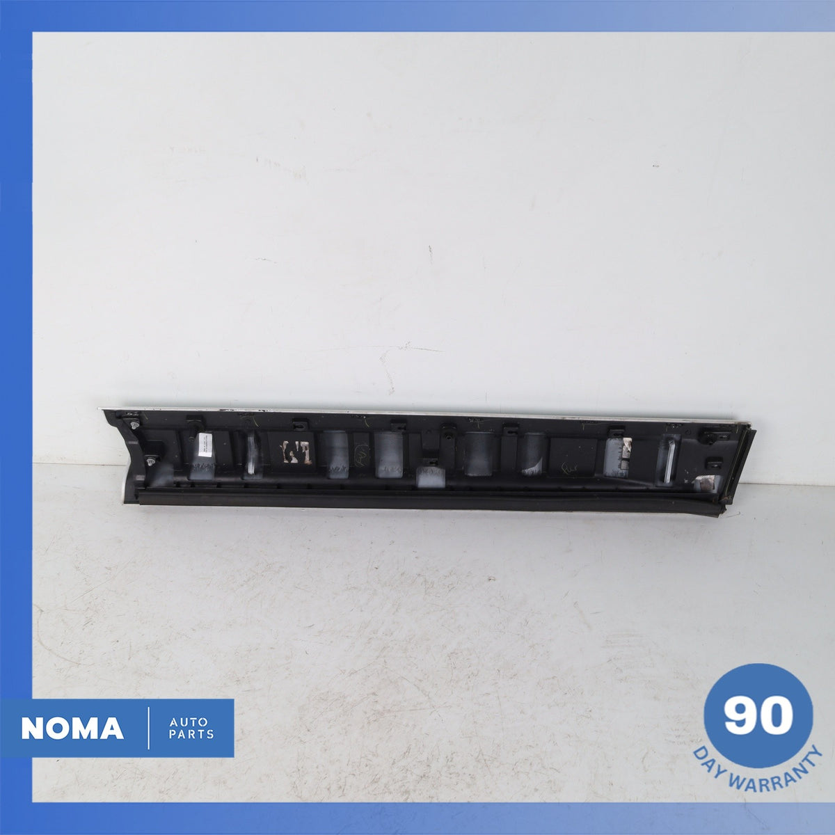 14-22 LR Range Rover Sport L494 Front Left Door Lower Molding DK6221065BD OEM - photo 6