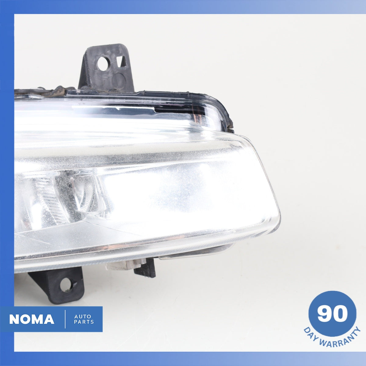14-26 LR Range Rover Evoque L538 Front Right Passenger Side Fog Light LED OEM - photo 3