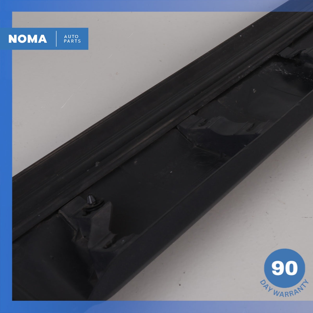 2016 Land Rover L319 LR4 Rear Right Passenger Door Lower Molding OEM - photo 9