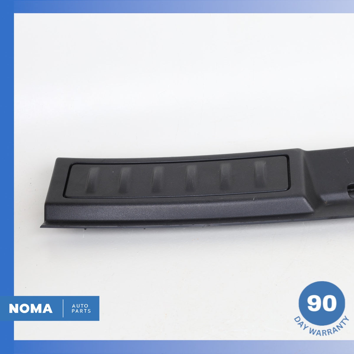 2020 Land Rover Range Rover Evoque L551 Trunk Scuff Plate Lock Cover OEM - photo 4