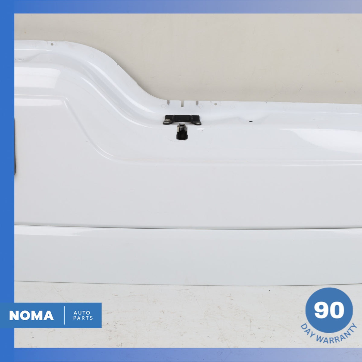 05-16 Land Rover L319 LR4 LR3 Lower Trunk Lid Shell Cover Assembly White OEM - photo 3