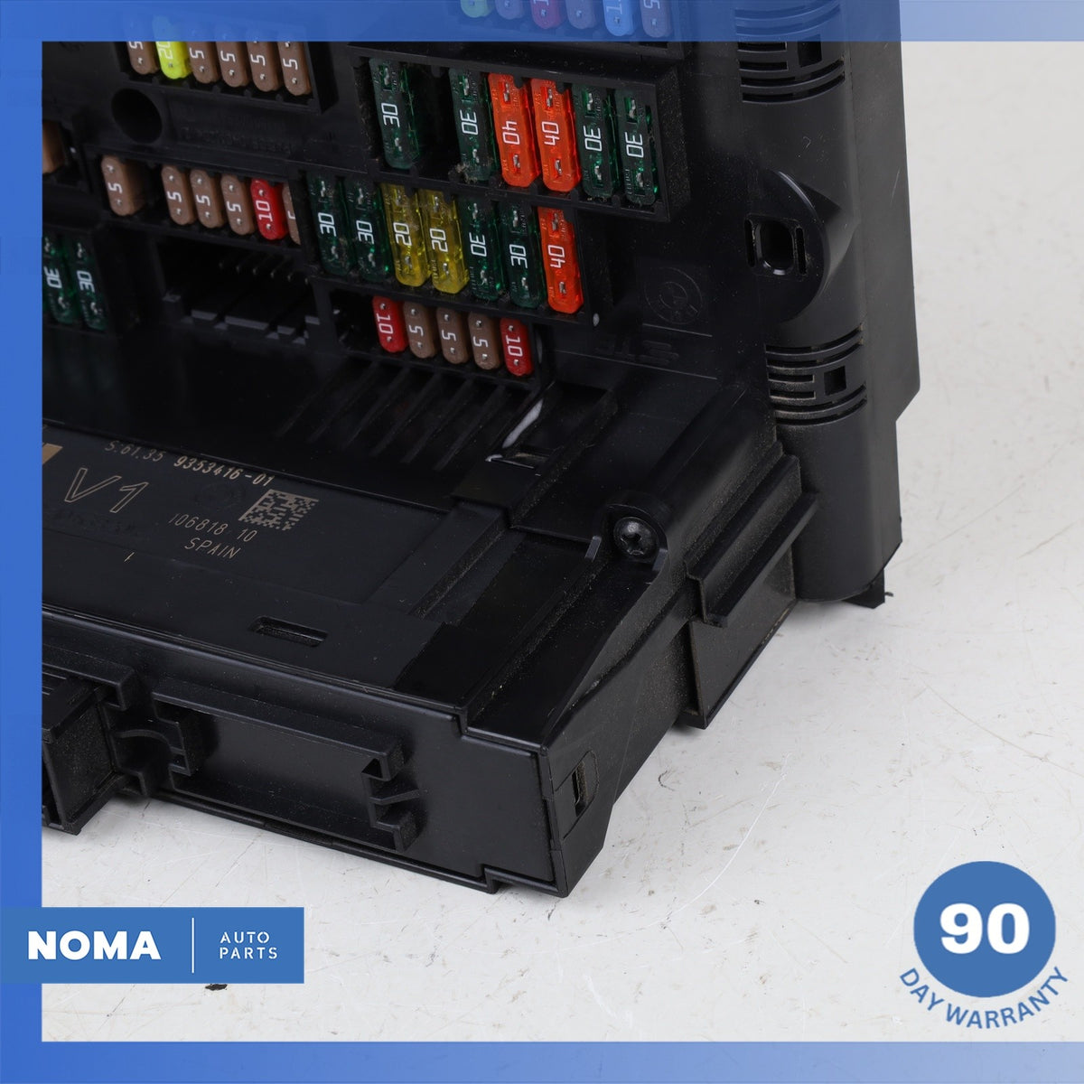 BMW F10 550i Front Terminal Junction Relay Fuse Box 61149252815 OEM - photo 4
