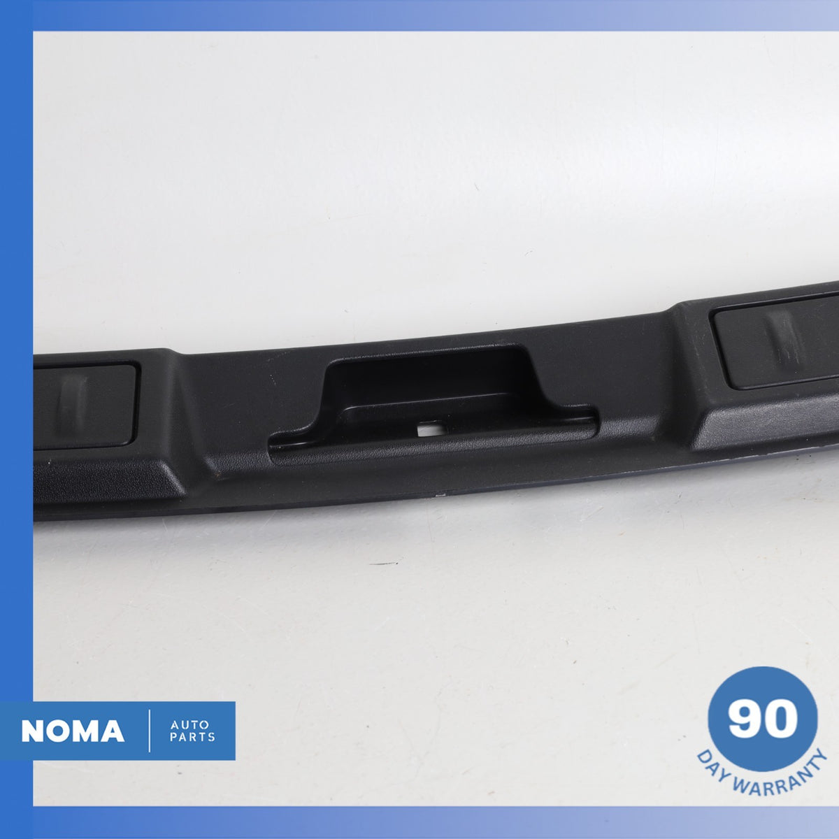 2020 Land Rover Range Rover Evoque L551 Trunk Scuff Plate Lock Cover OEM - photo 3