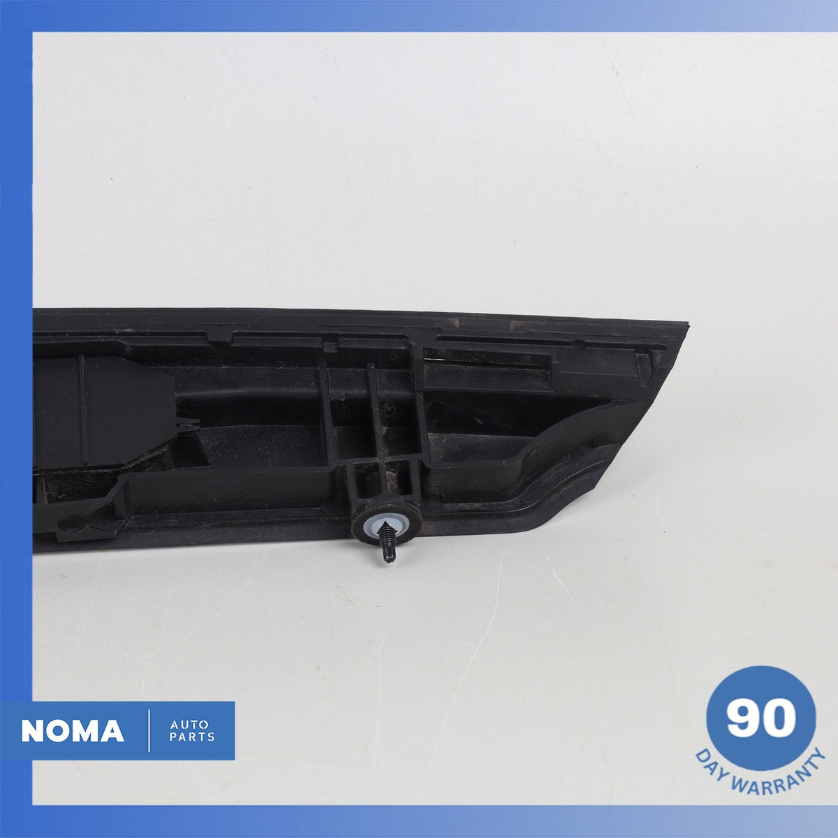 BMW G12 740i Trunk Boot License Plate Light w/ Handle 7357105 OEM - photo 8