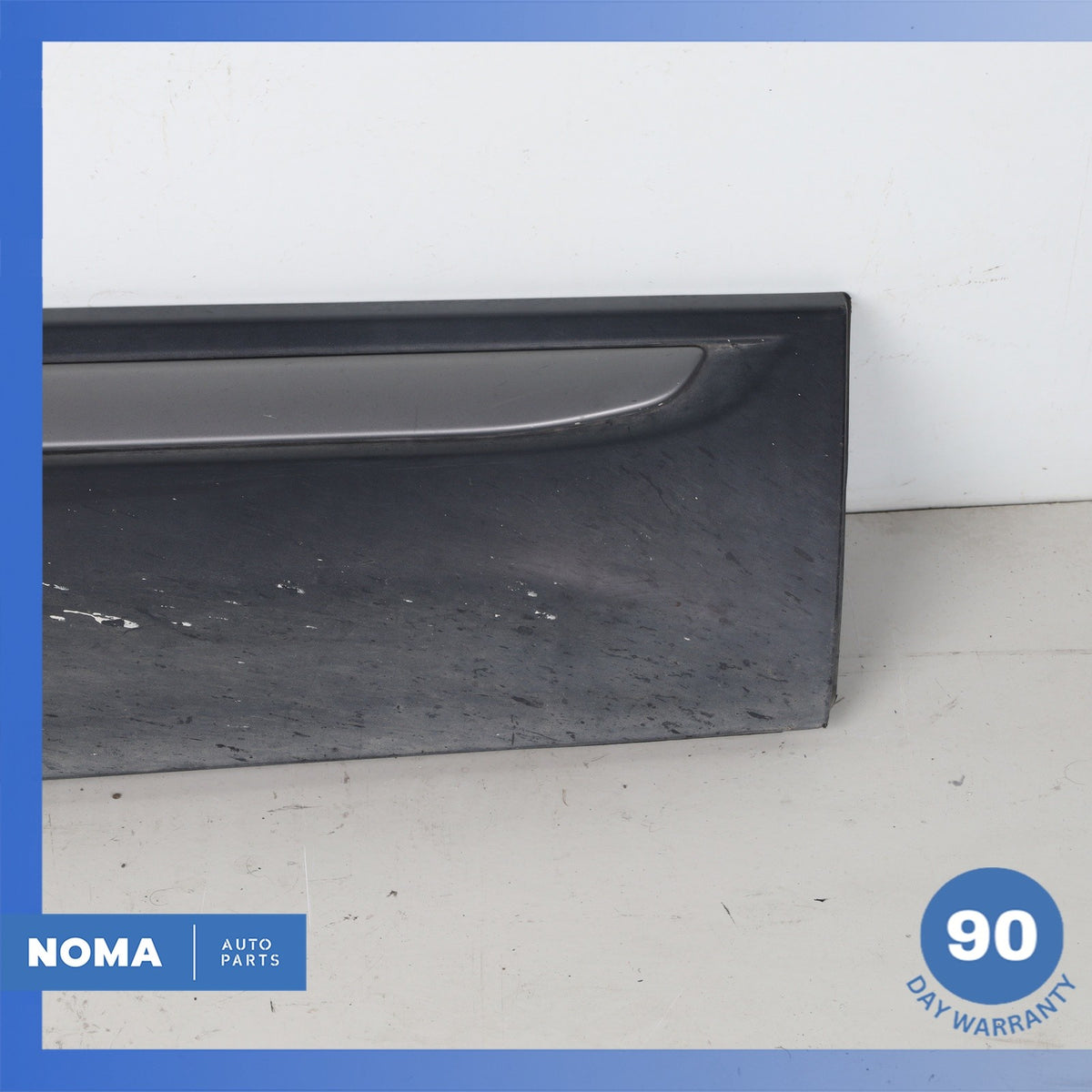 12-19 Range Rover Evoque L538 4DR Front Right Door Lower Molding OEM - photo 2