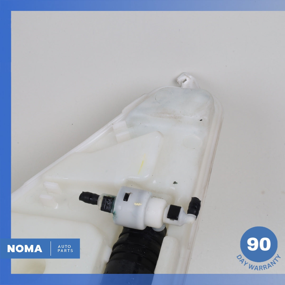 BMW F15 X5 X5M Windshield Wiper Washer Tank Reservoir 61667304067 OEM - photo 2