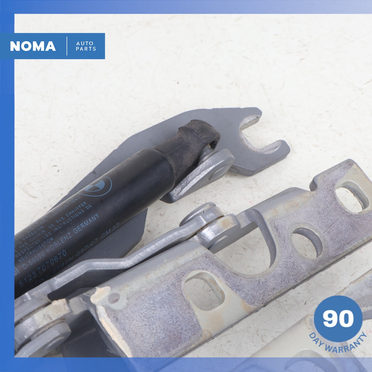 04-10 BMW E64 650i 645i Left & Right Hood Bonnet Hinge Strut Set of 2 OEM - photo 6