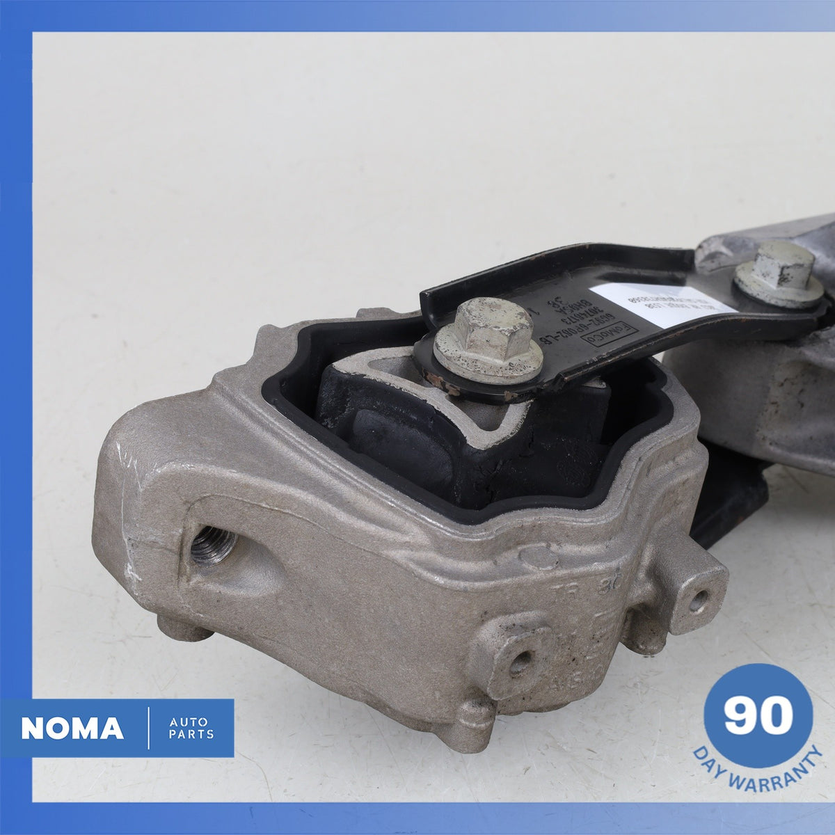 13-17 Range Rover Evoque L538 L550 Engine Motor Support Mount w/ Bracket OEM - photo 2