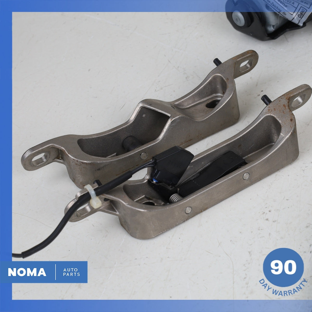 09-16 BMW E89 Z4 Convertible Folding Hardtop Roof Lock Latch Mechanism OEM - photo 7