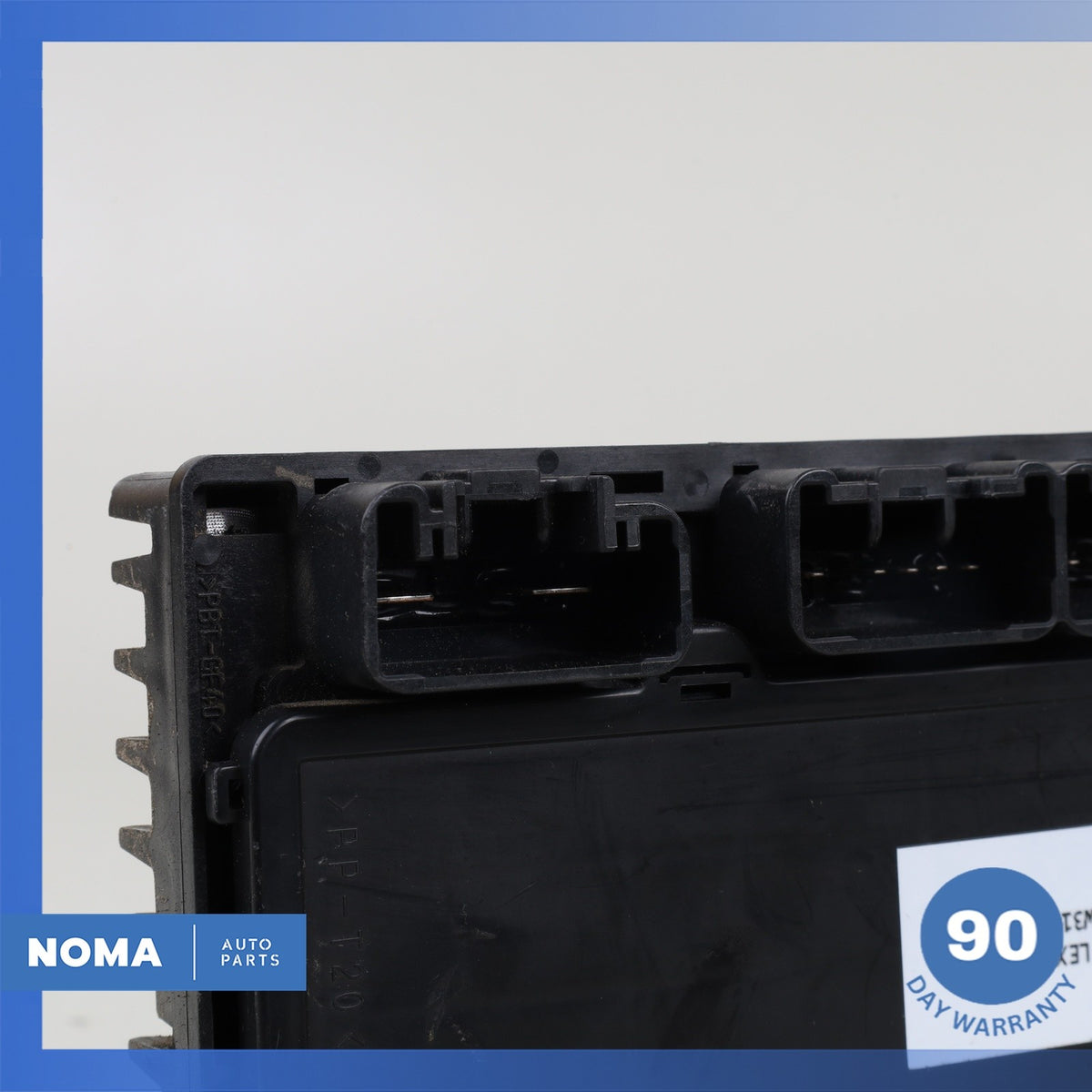 06-08 Lexus MHU33L RX400h Engine Room Junction Fusebox Fuse Box OEM - photo 8