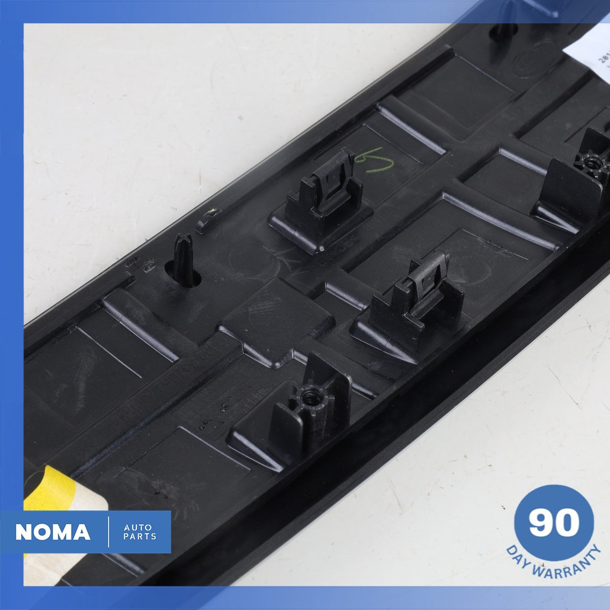 17-19 RR Evoque L538 Convertible Rear Bulkhead Right Trim Cover Molding OEM - photo 9