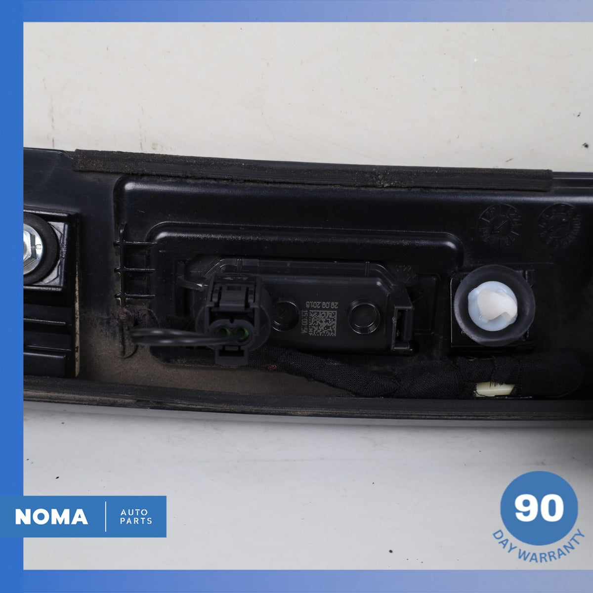 15-19 LR Discovery Sport L550 Rear Trunk Bezel License Plate Light Lamp Trim OEM - photo 16