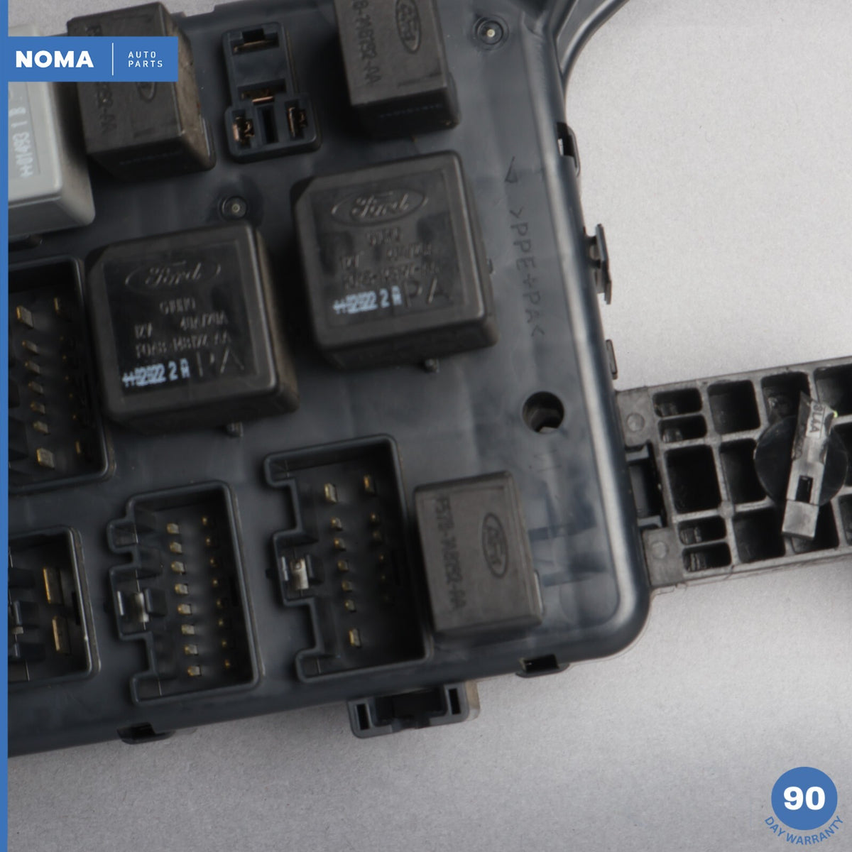02-04 Jaguar X-Type X400 Front Under Dashboard Junction Relay Fuse Box OEM - photo 3