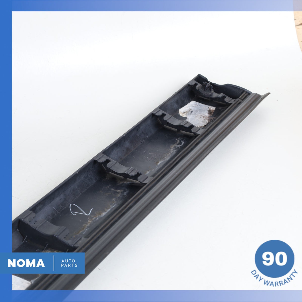 05-16 Land Rover L319 LR4 Front Right Passenger Side Door Outside Moulding OEM - photo 7